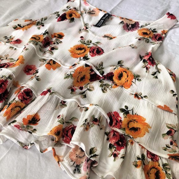 Floral Ruffle Crop Tank - Picture 2 of 8